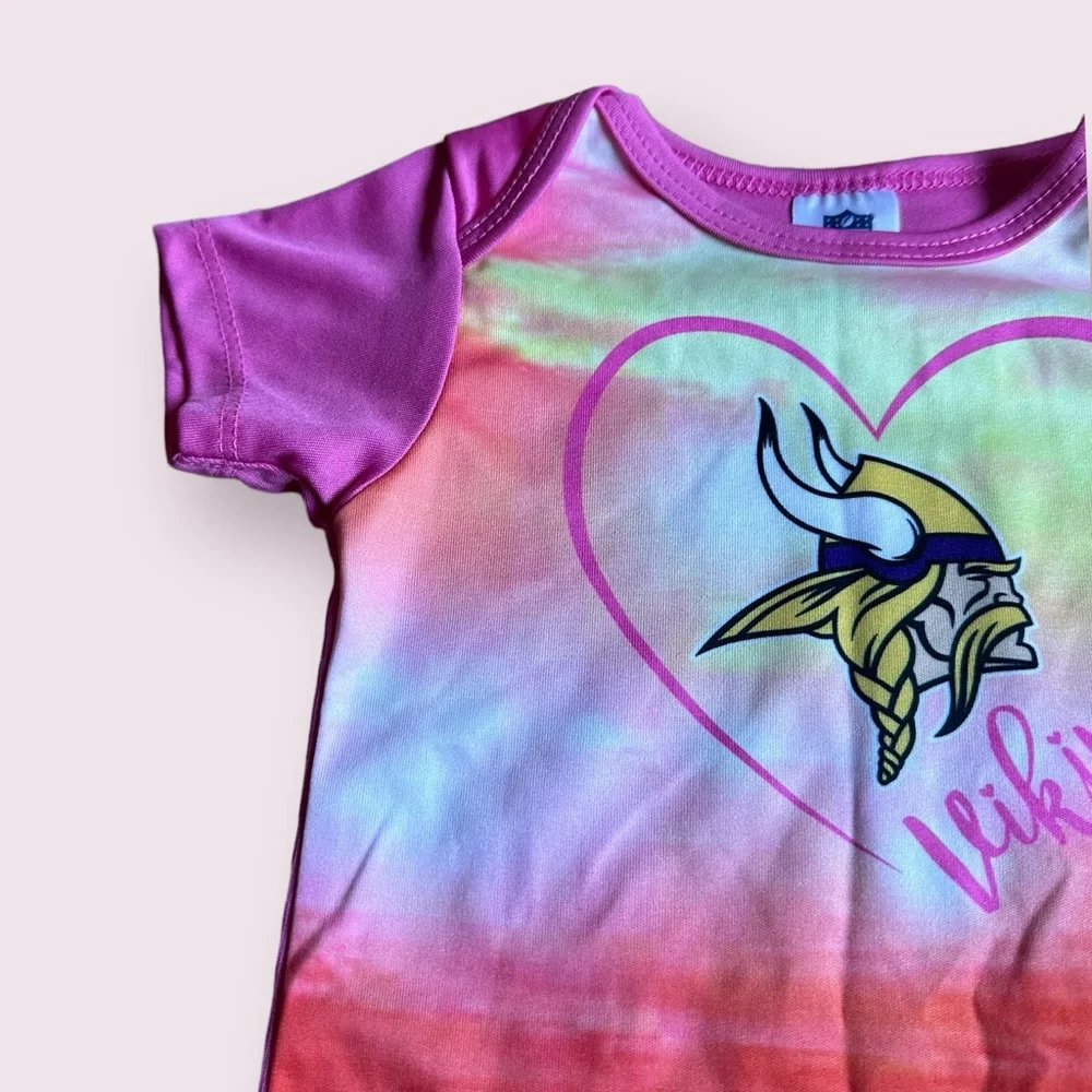 Baby NFL Team Apparel Minnesota Vikings Pink One Piece Field Graphic Sz 6-9 M - Picture 5 of 7